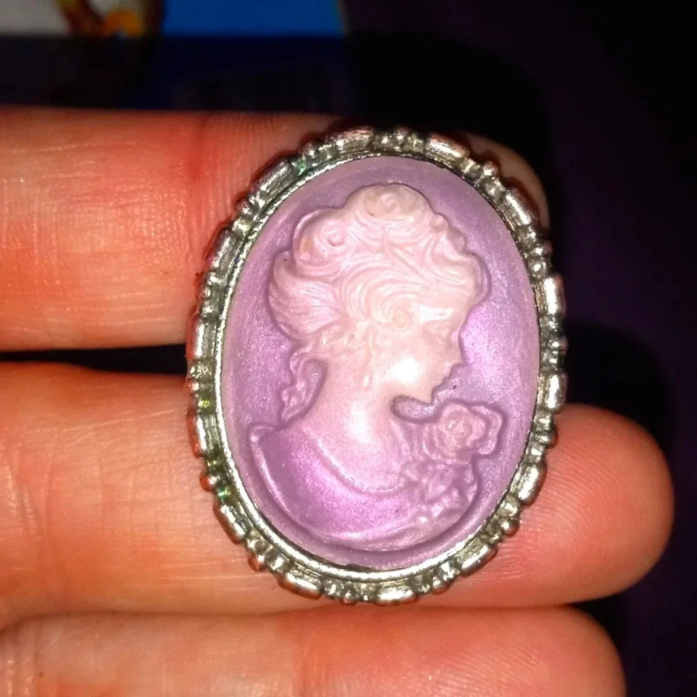 Vintage Lavender Grecian Lady Cameo Adjustable Ring